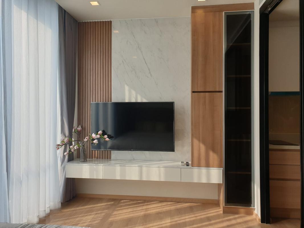 Condo Studio near the Park at Noble Around 33 3