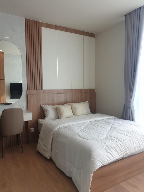 Condo Studio near the Park at Noble Around 33 5