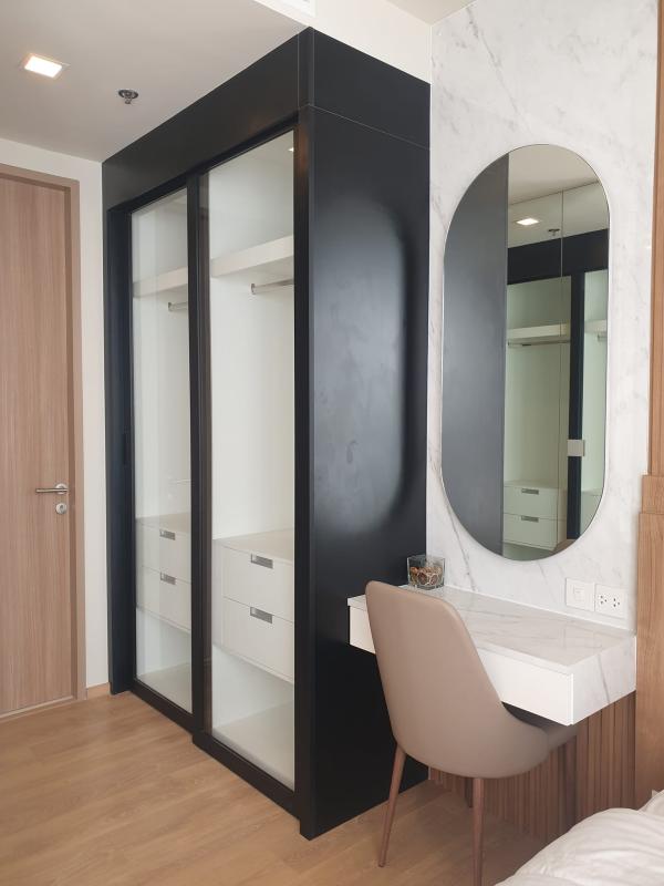 Condo Studio near the Park at Noble Around 33 6