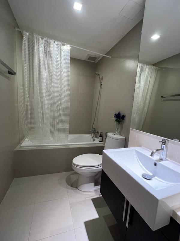 Condo Studio near BTS/MRT at Noble Remix 11