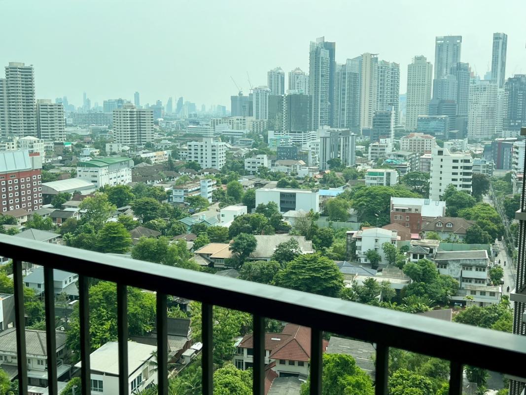 Condo Studio near BTS/MRT at Noble Remix 12