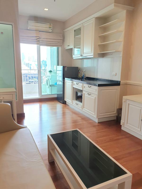 1-Bed Condo on High Floor at Ivy Sathorn 10 3