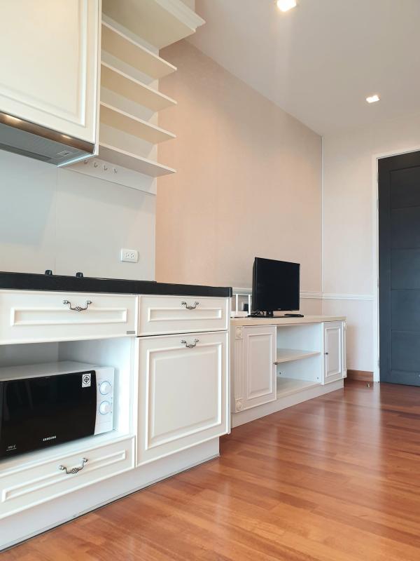 1-Bed Condo on High Floor at Ivy Sathorn 10 4