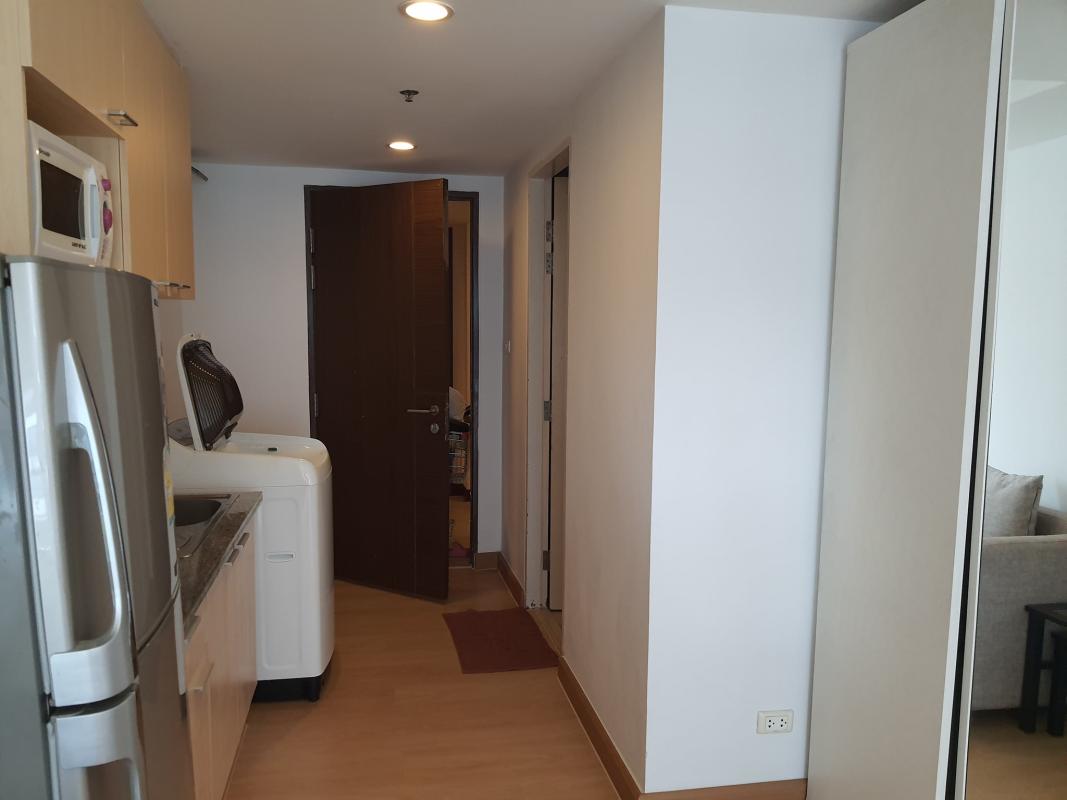 Condo Studio near BTS/MRT at the Trendy Condominium 3