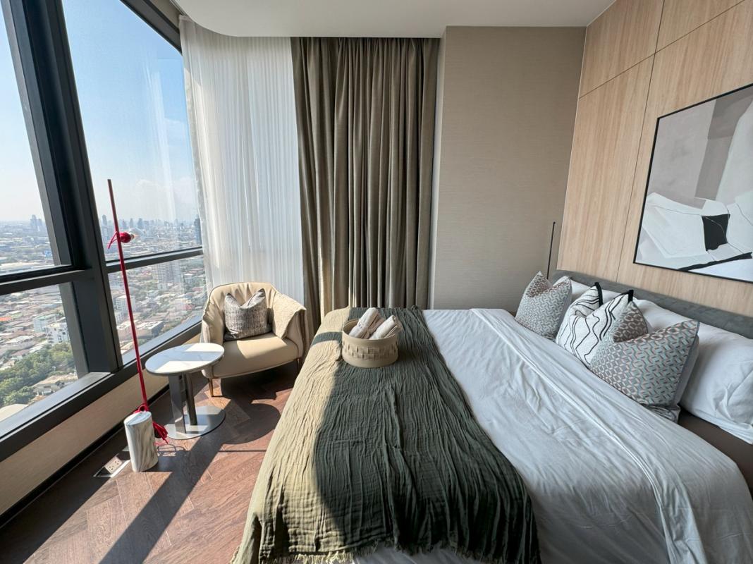 2-Bed Condo near BTS/MRT at the Esse Sukhumvit 36 8