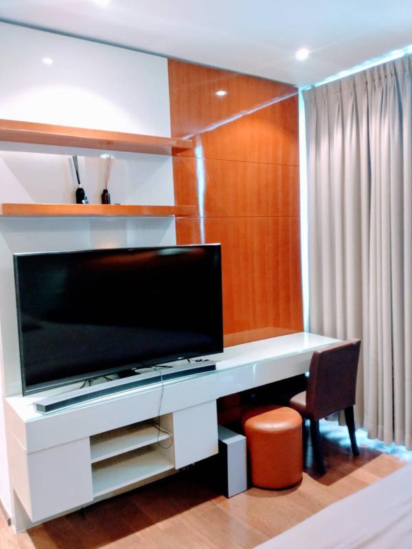 2-Bed Condo near BTS/MRT at the Address Sukhumvit 28 3