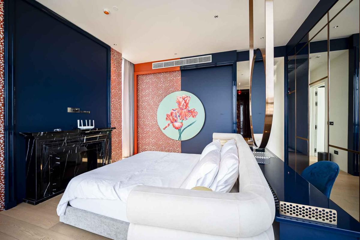 3-Bed Condo with Rooftop Pool at the Monument Thong Lo 12