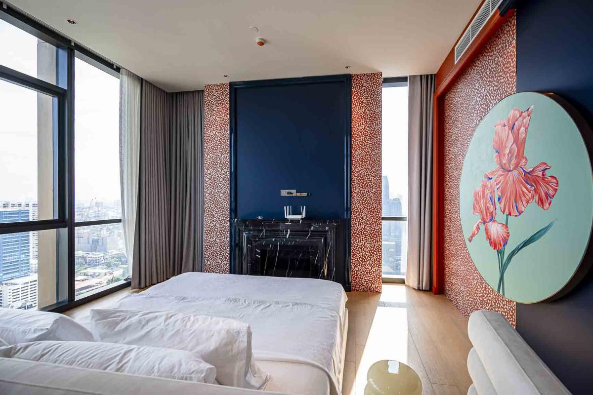 3-Bed Condo with Rooftop Pool at the Monument Thong Lo 13