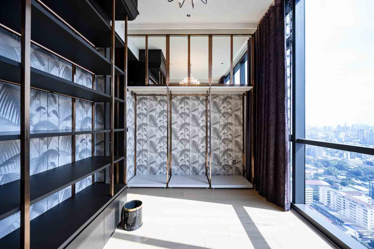 3-Bed Condo with Rooftop Pool at the Monument Thong Lo 19