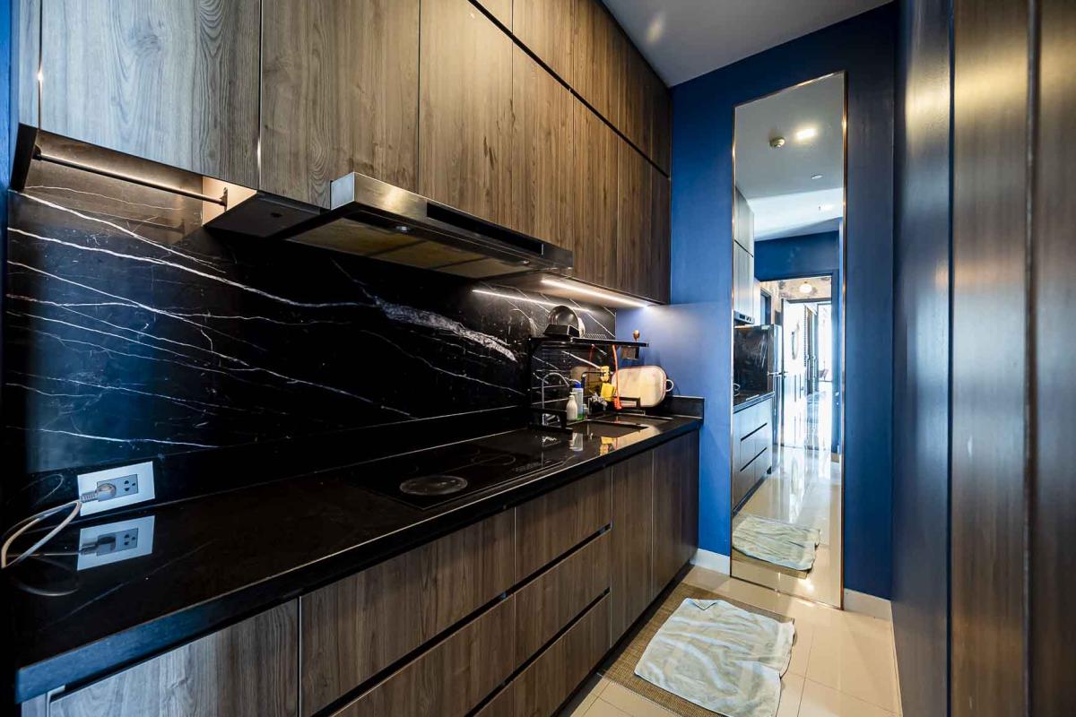 3-Bed Condo with Rooftop Pool at the Monument Thong Lo 9