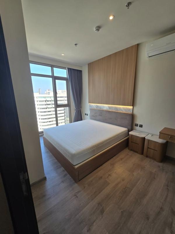 2-Bed Condo near BTS/MRT at Rhythm Ekkamai Estate 9