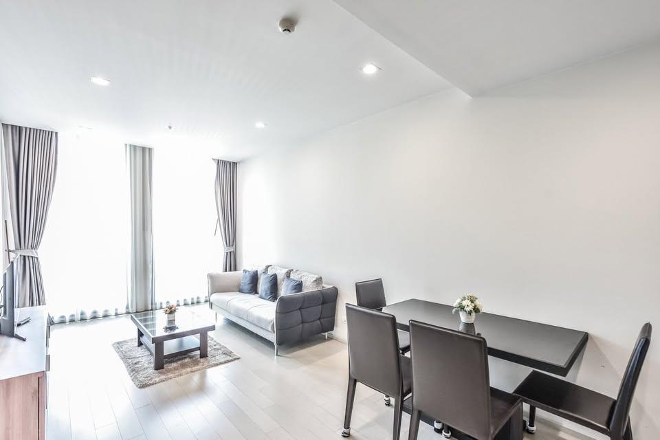 1-Bed Condo near BTS/MRT at Noble Ploenchit 3