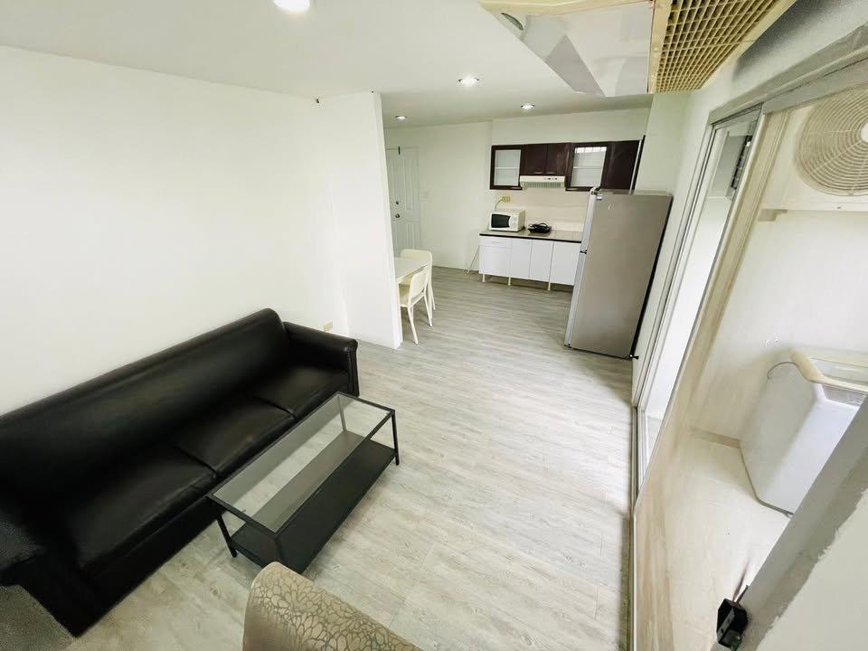 2-Bed Condo near the Park at the Waterford Rama 4 2