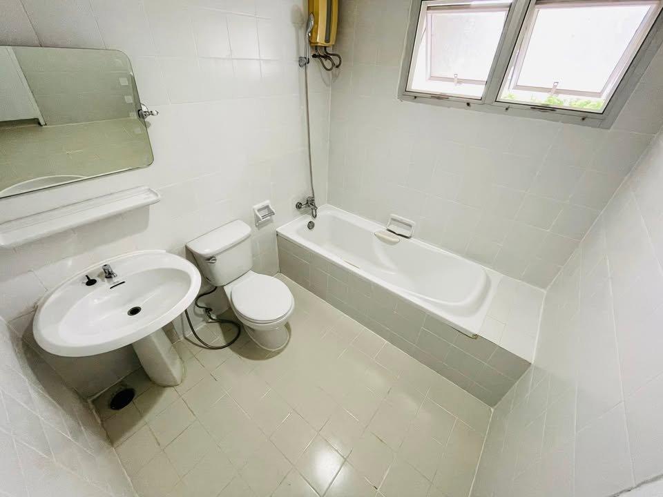 2-Bed Condo near the Park at the Waterford Rama 4 11