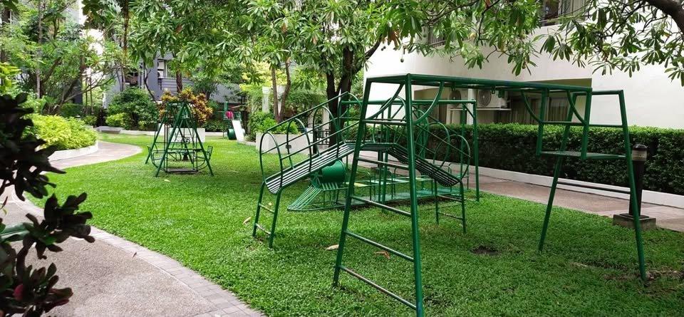 2-Bed Condo near the Park at the Waterford Rama 4 16