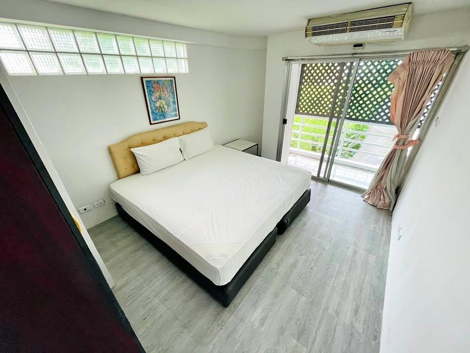 2-Bed Condo near the Park at the Waterford Rama 4 7
