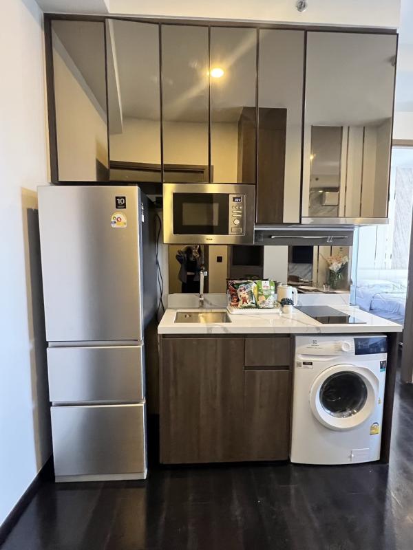 2-Bed Condo with Rooftop Pool at Park Origin Thonglor 2