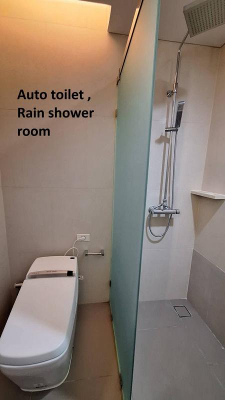 2-Bed Condo with Rooftop Pool at the Lumpini 24 14