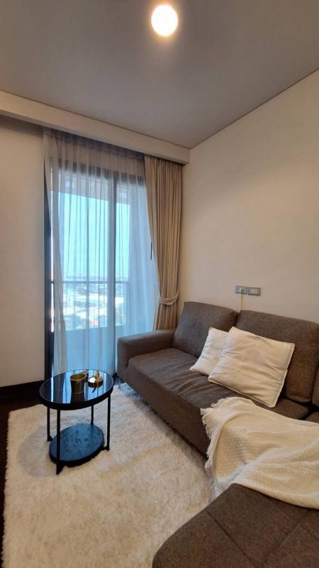 2-Bed Condo with Rooftop Pool at the Lumpini 24 3