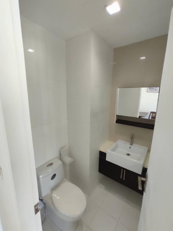 2-Bed Condo near BTS/MRT at the Bloom Sukhumvit 71 11