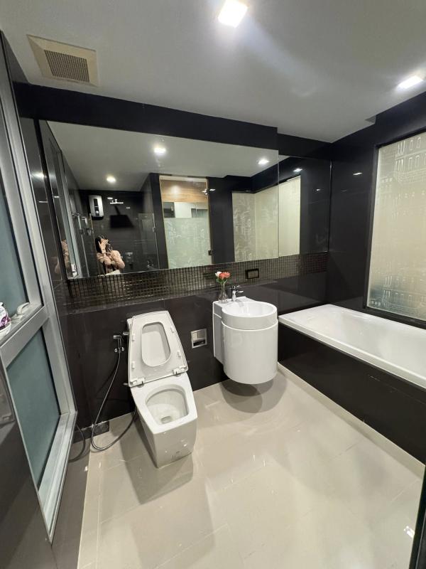2-Bed Condo near BTS/MRT at Rhythm Sukhumvit 50 9
