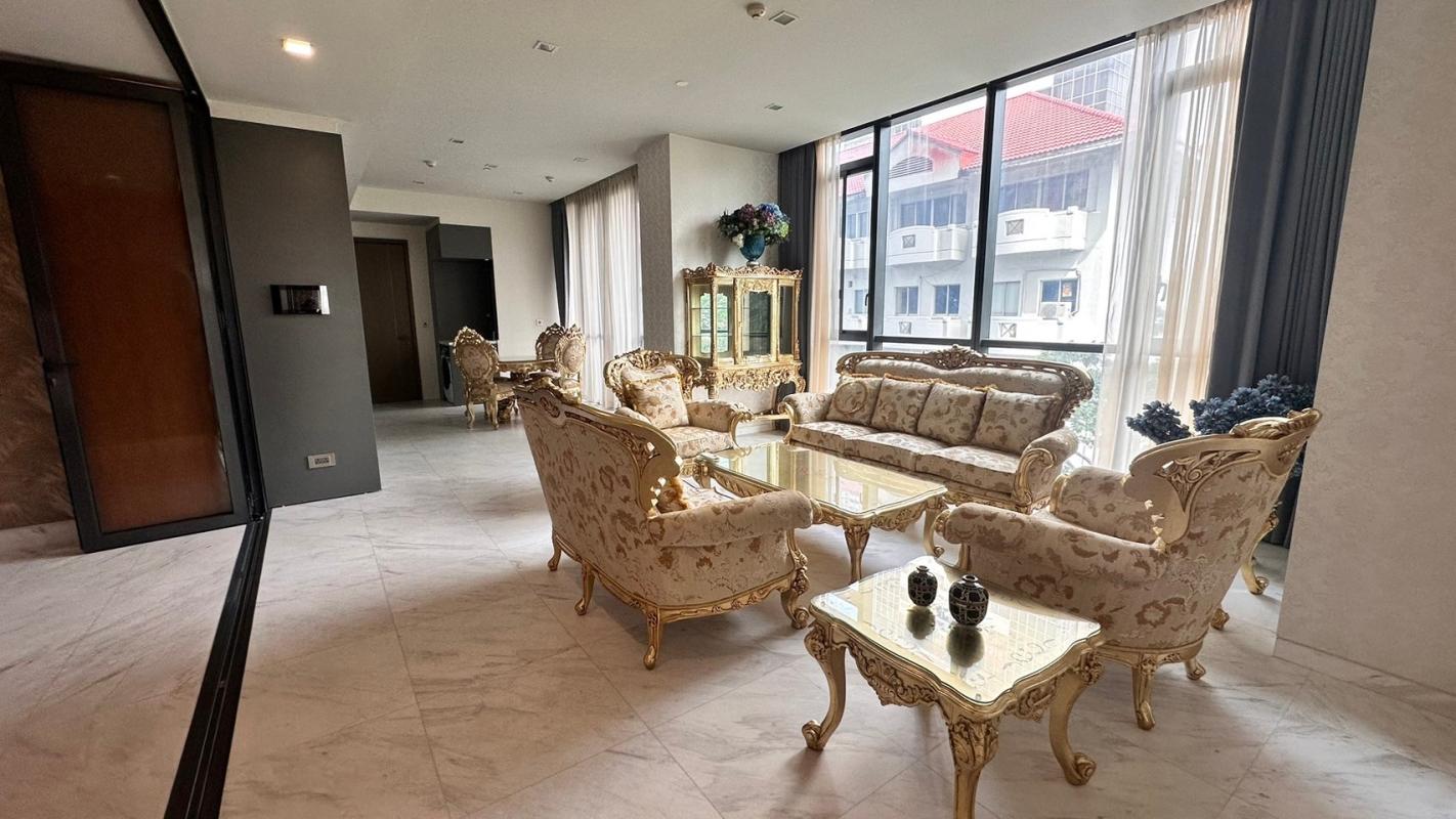 2-Bed Condo with Rooftop Pool at the Monument Thong Lo 2