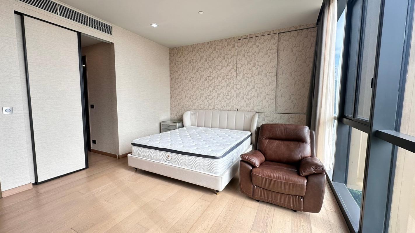 2-Bed Condo with Rooftop Pool at the Monument Thong Lo 4