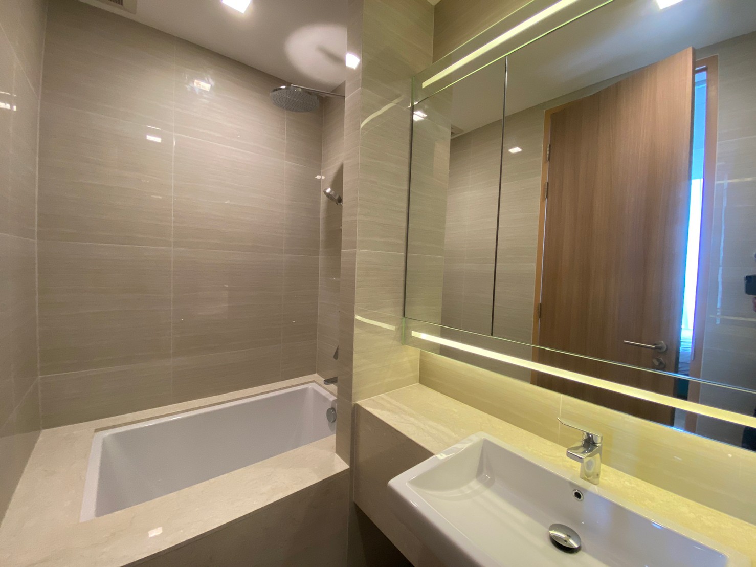 2-Bed Condo near BTS/MRT at Noble BE 33 5