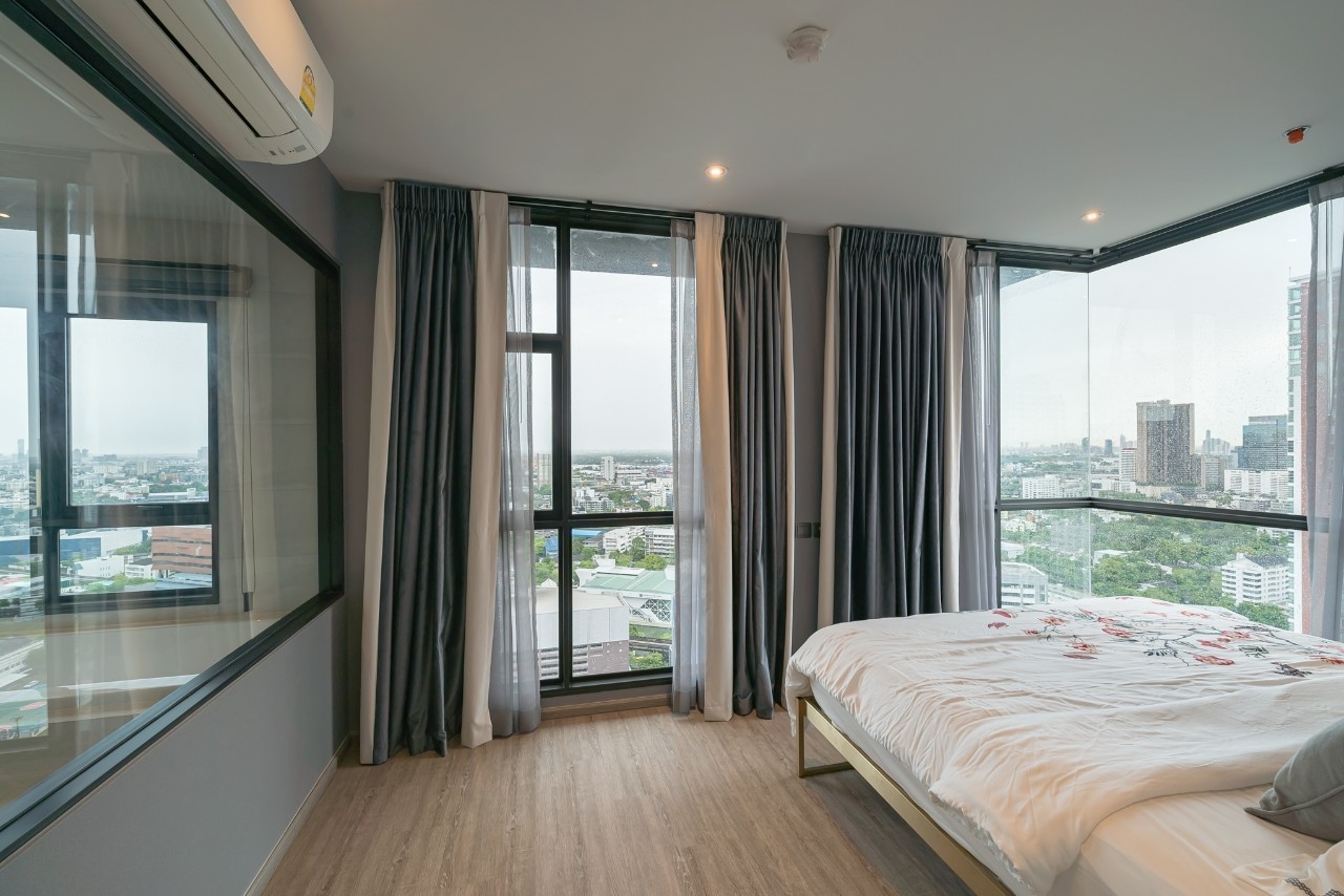 3-Bed Condo near BTS/MRT at Rhythm Ekkamai 10
