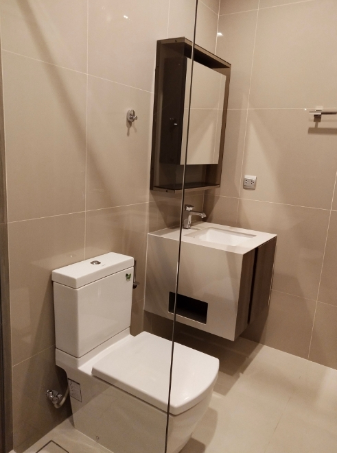 2-Bed Condo near BTS/MRT at the LINE Phahol - Pradipat 12