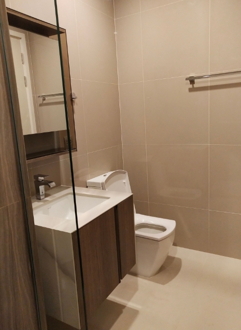 2-Bed Condo near BTS/MRT at the LINE Phahol - Pradipat 14