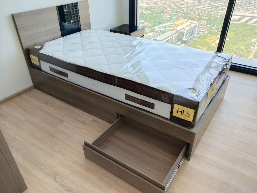 2-Bed Condo near BTS/MRT at the LINE Phahol - Pradipat 3