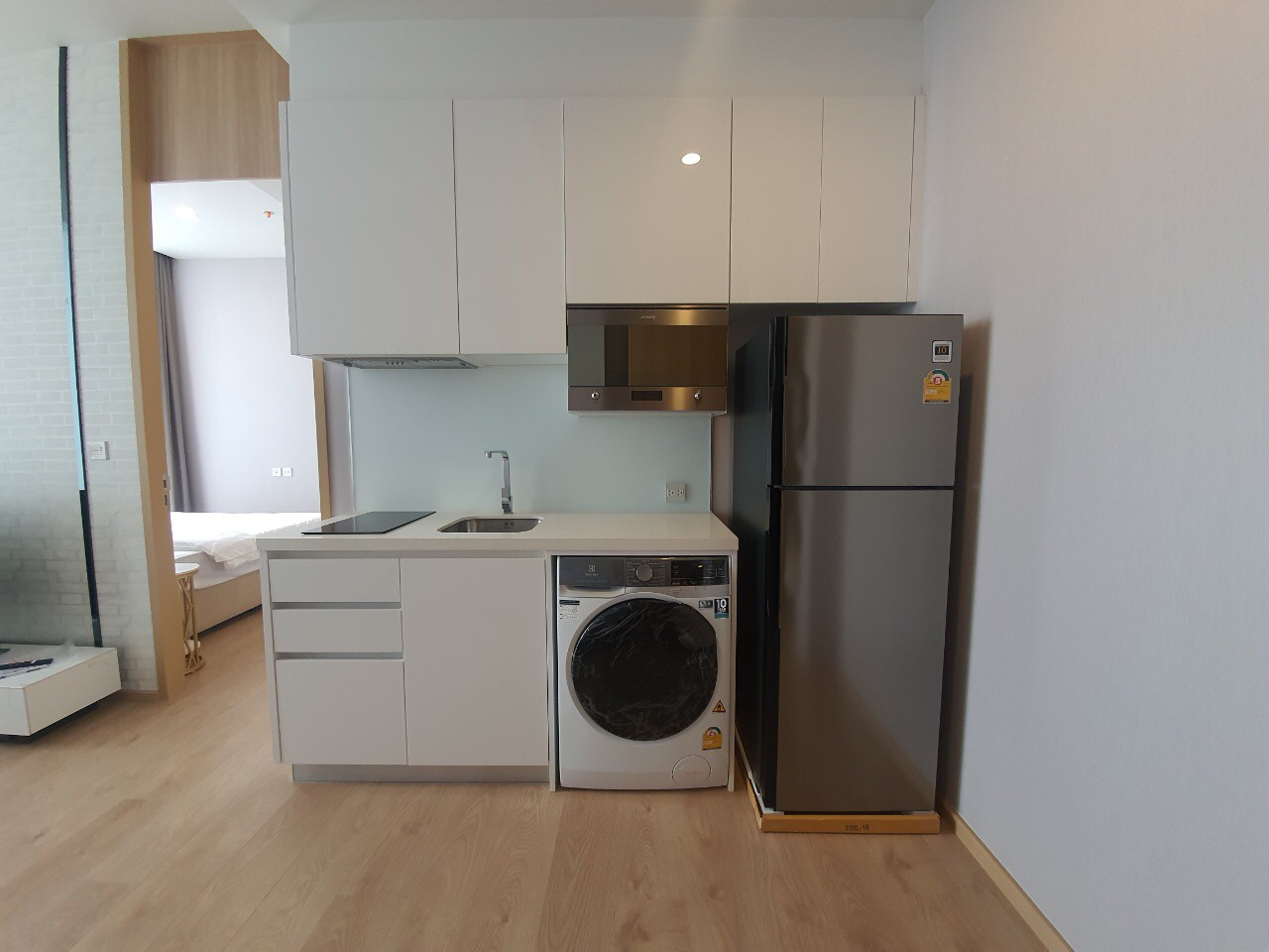 1-Bed Condo near BTS/MRT at Noble BE19 3