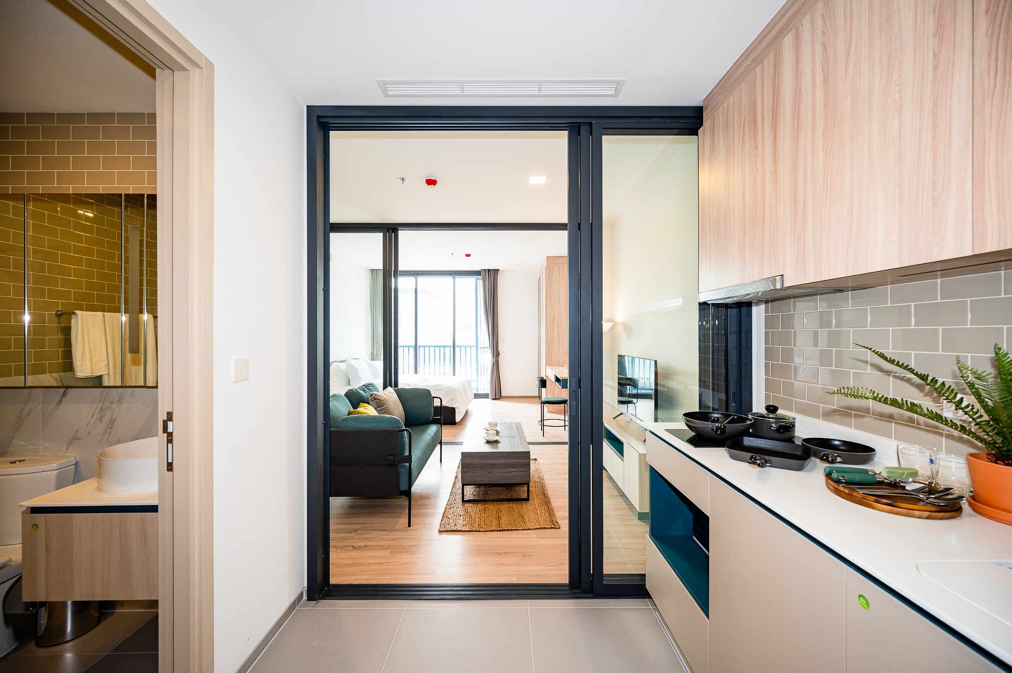 1-Bed Condo near BTS/MRT at XT Phayathai 8