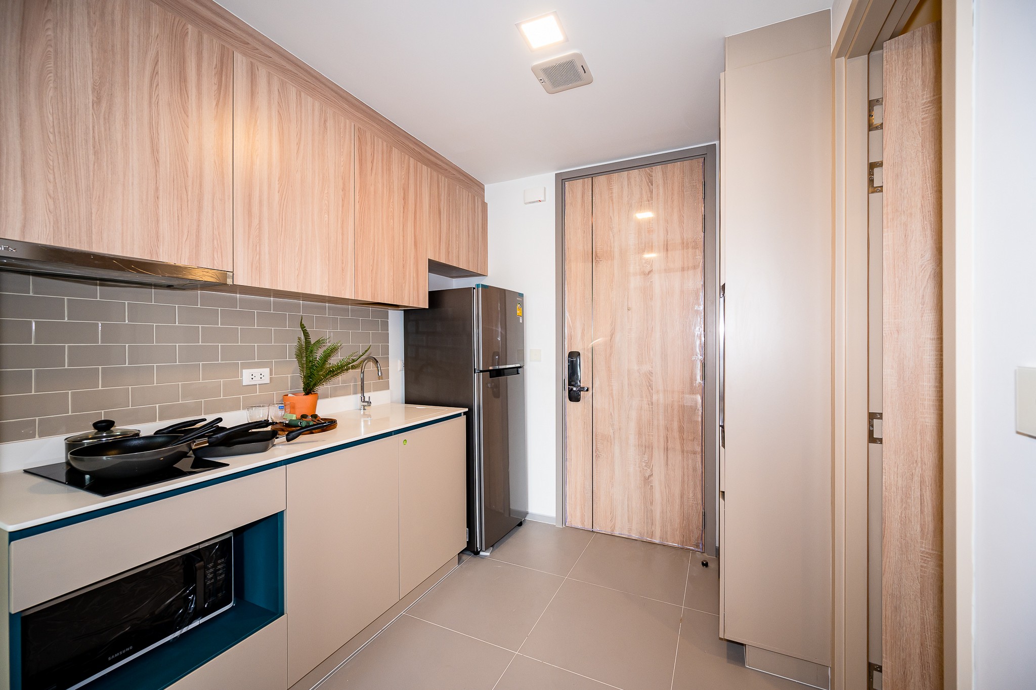 1-Bed Condo near BTS/MRT at XT Phayathai 9
