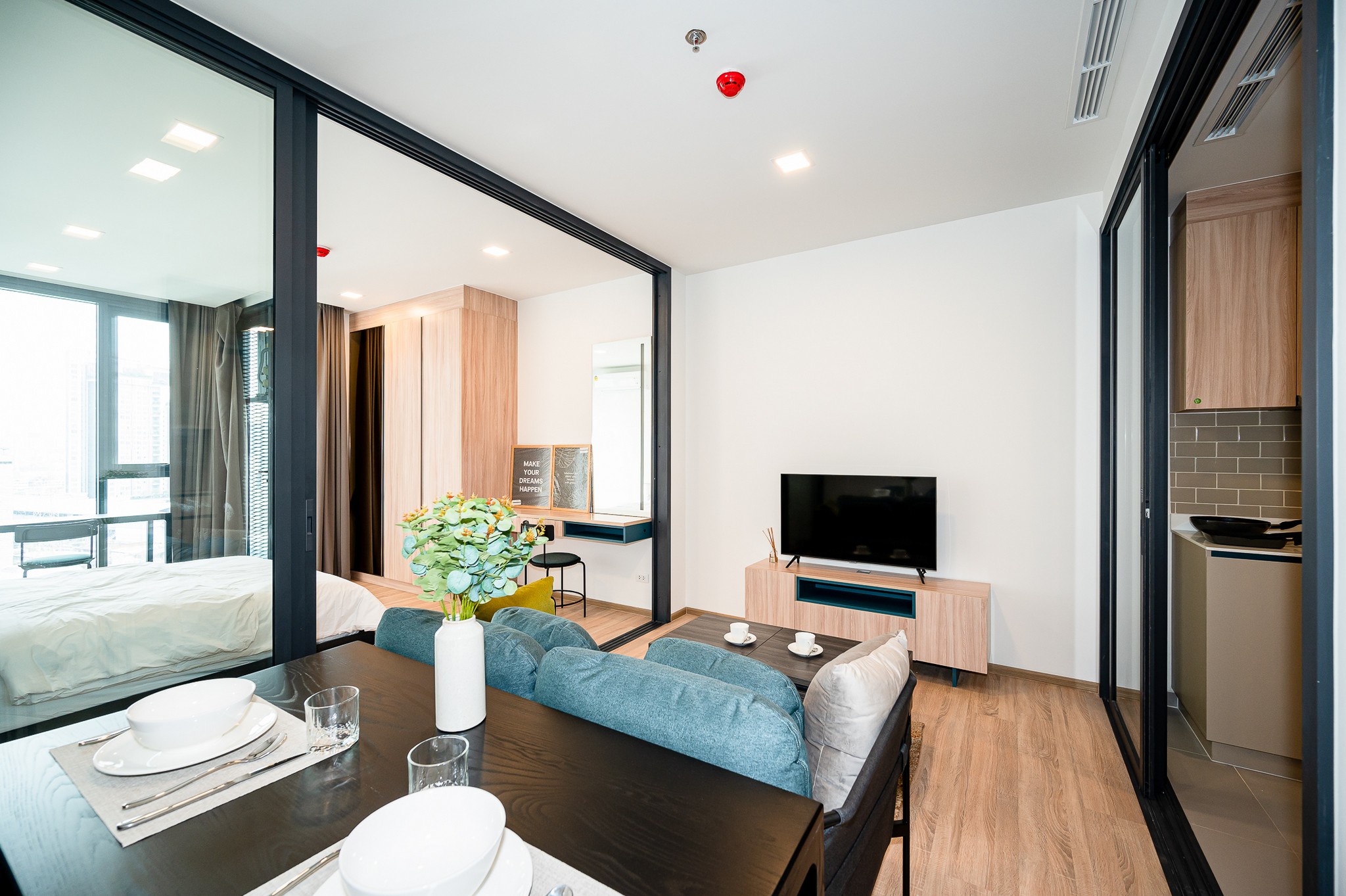 1-Bed Condo near BTS/MRT at XT Phayathai 3