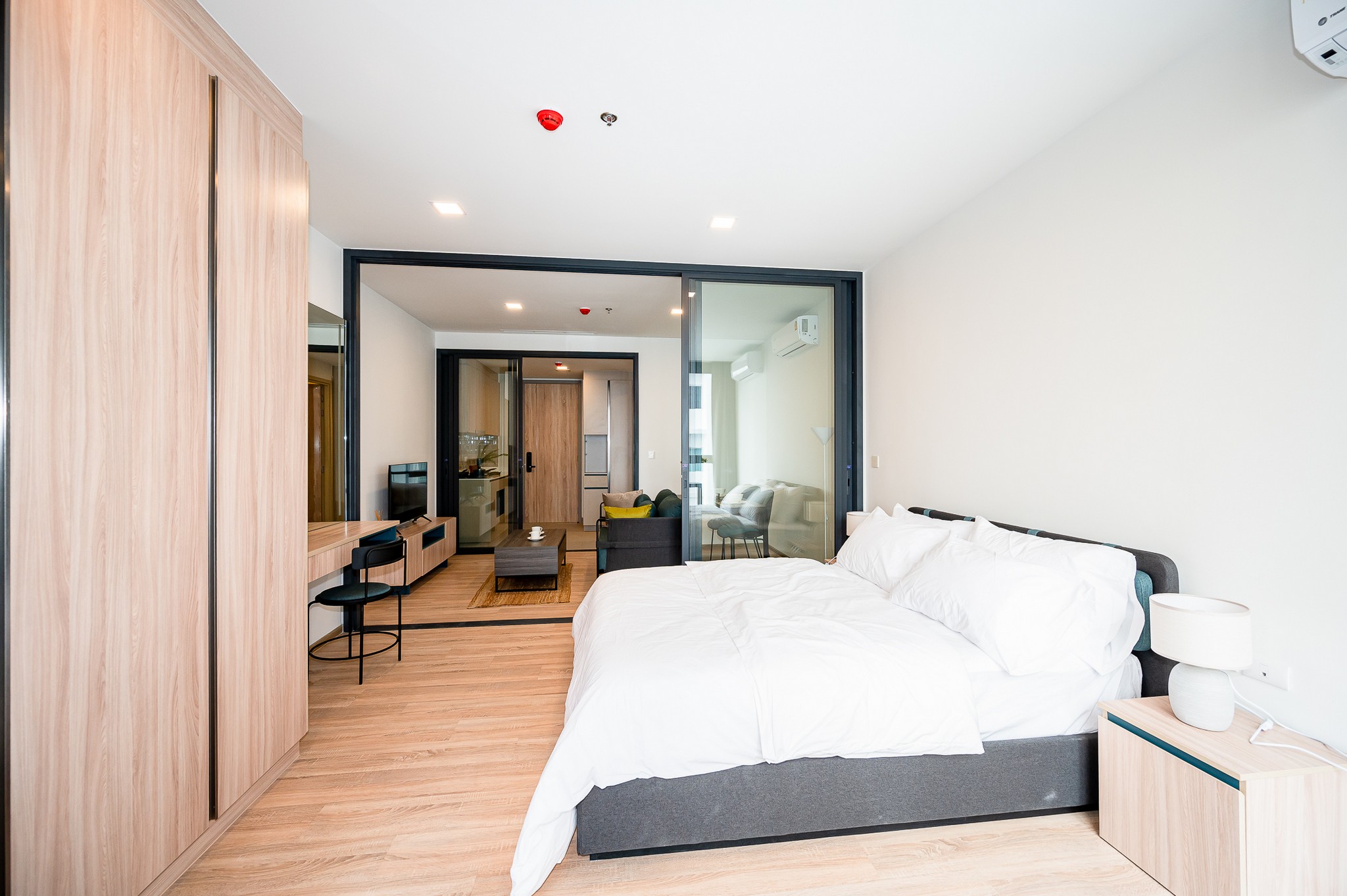 1-Bed Condo near BTS/MRT at XT Phayathai 5