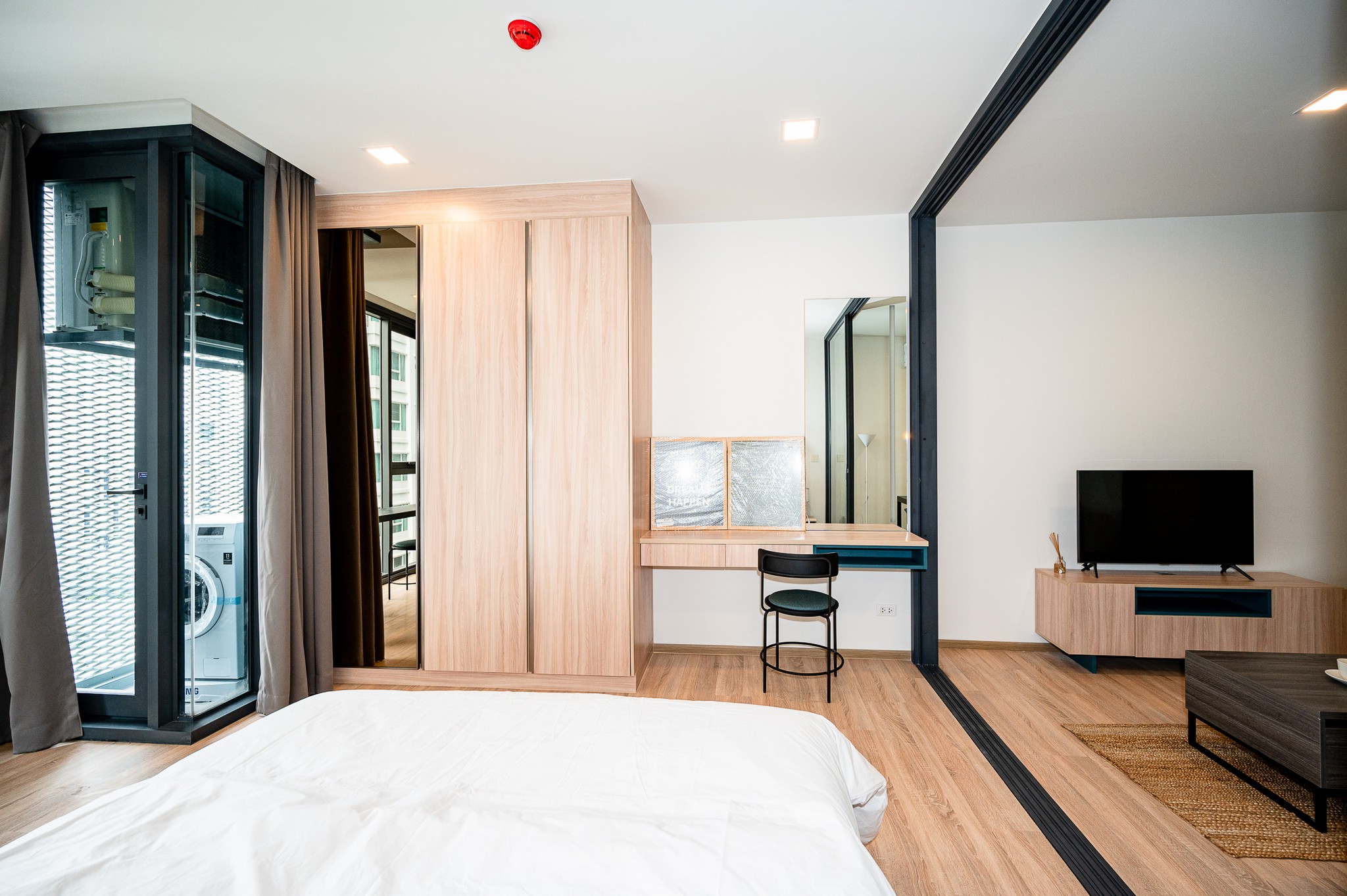 1-Bed Condo near BTS/MRT at XT Phayathai 6