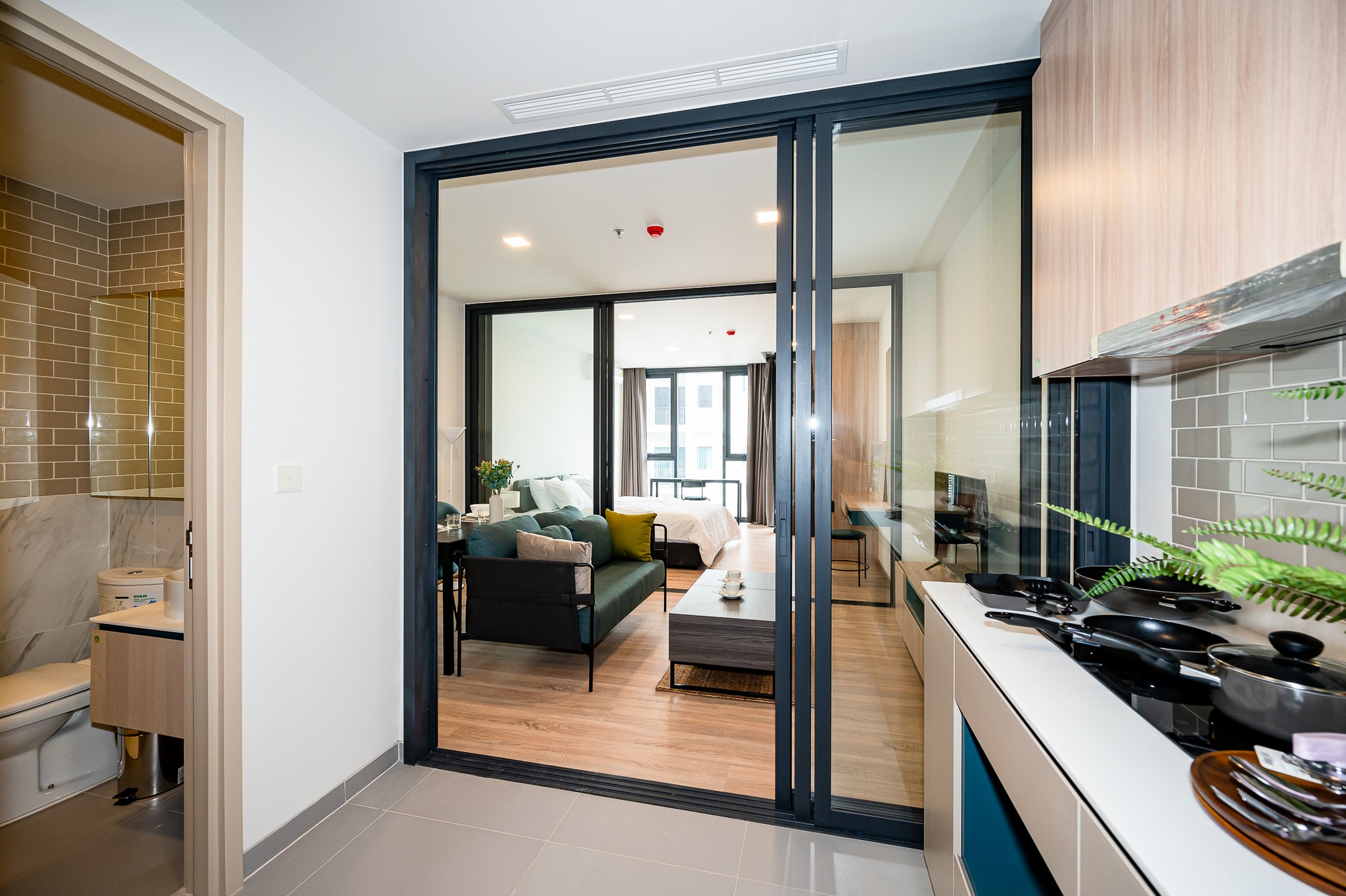 1-Bed Condo near BTS/MRT at XT Phayathai 8