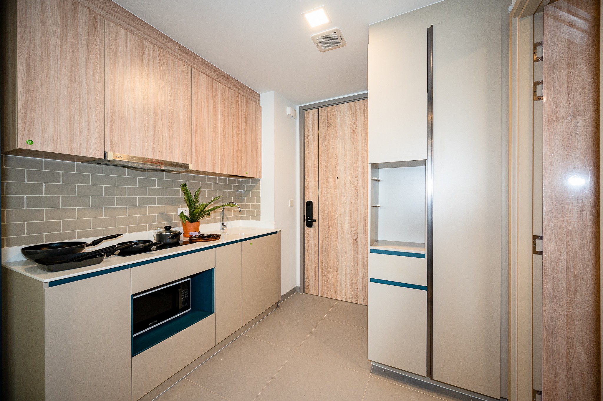 1-Bed Condo near BTS/MRT at XT Phayathai 9