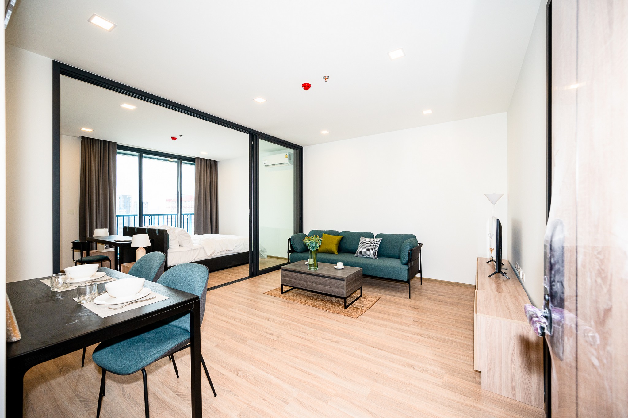 1-Bed Condo near BTS/MRT at XT Phayathai 2