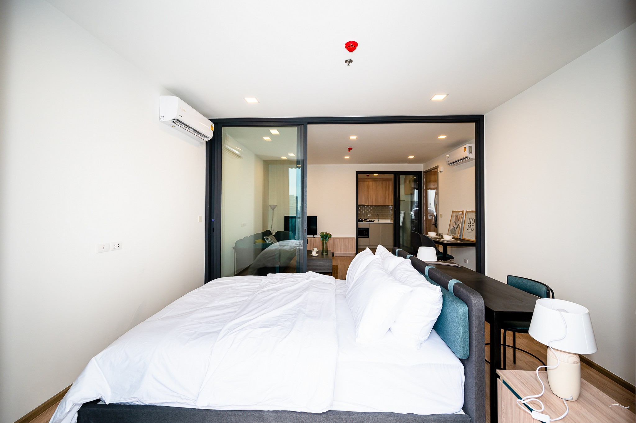 1-Bed Condo near BTS/MRT at XT Phayathai 6