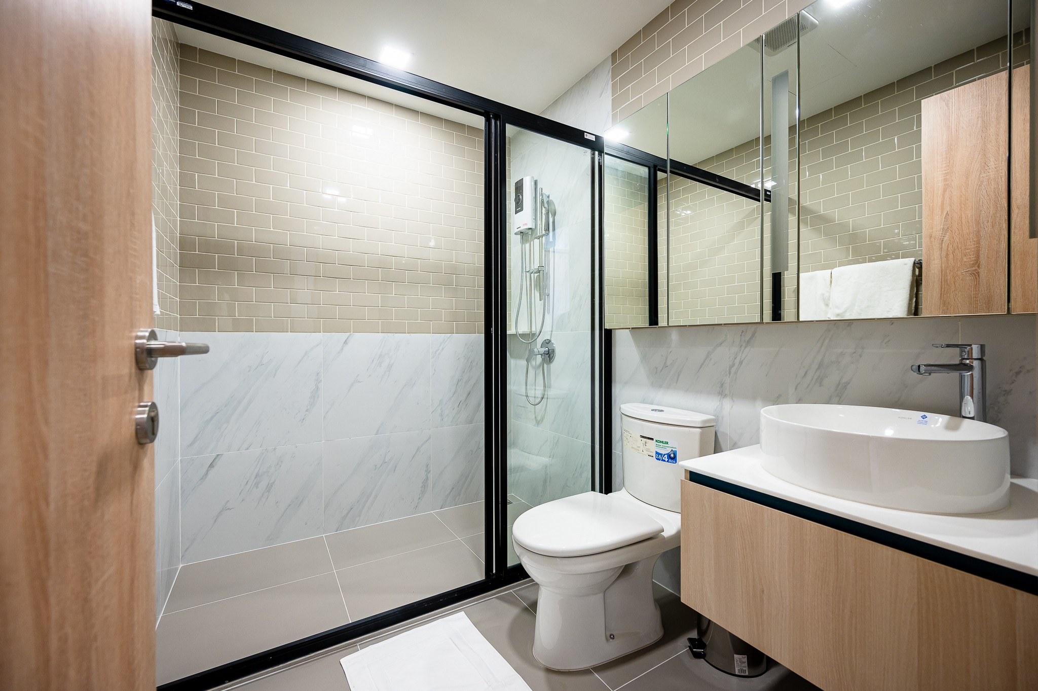 1-Bed Condo near BTS/MRT at XT Phayathai 9