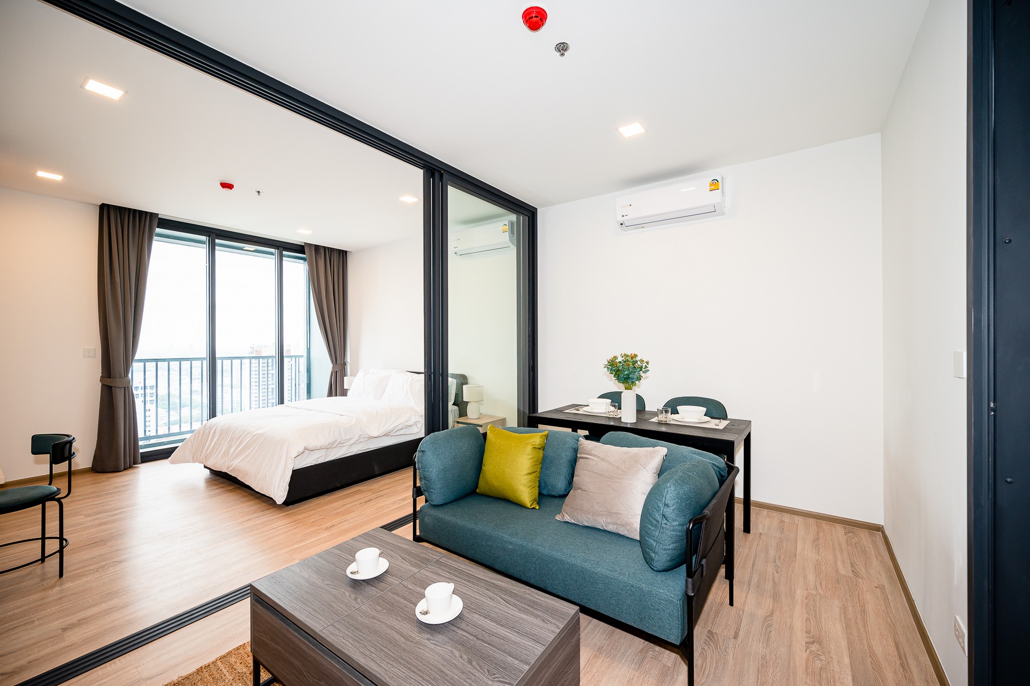 1-Bed Condo near BTS/MRT at XT Phayathai 2