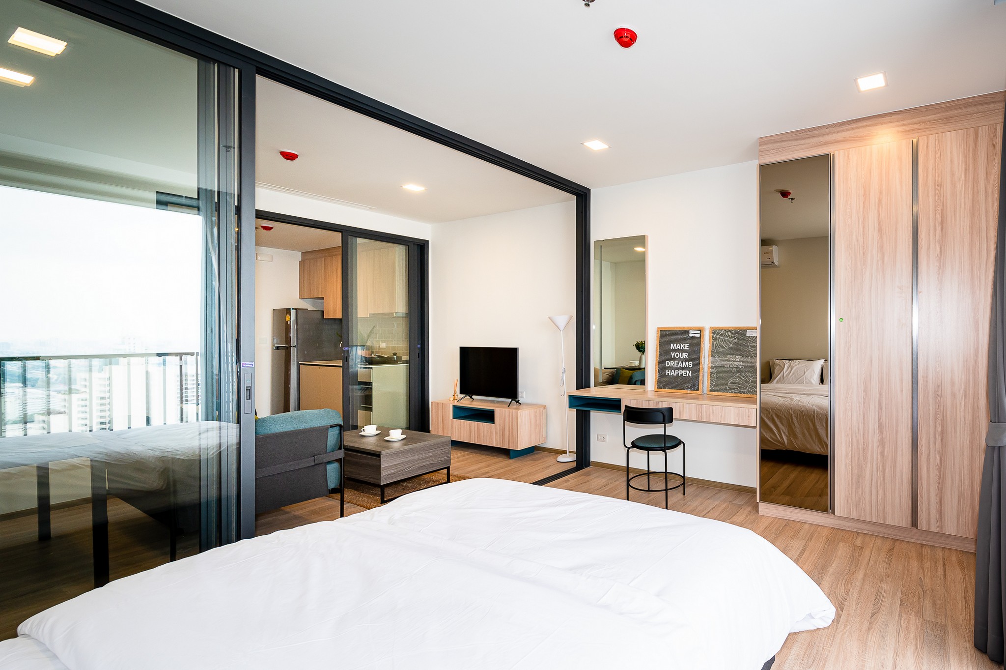 1-Bed Condo near BTS/MRT at XT Phayathai 7