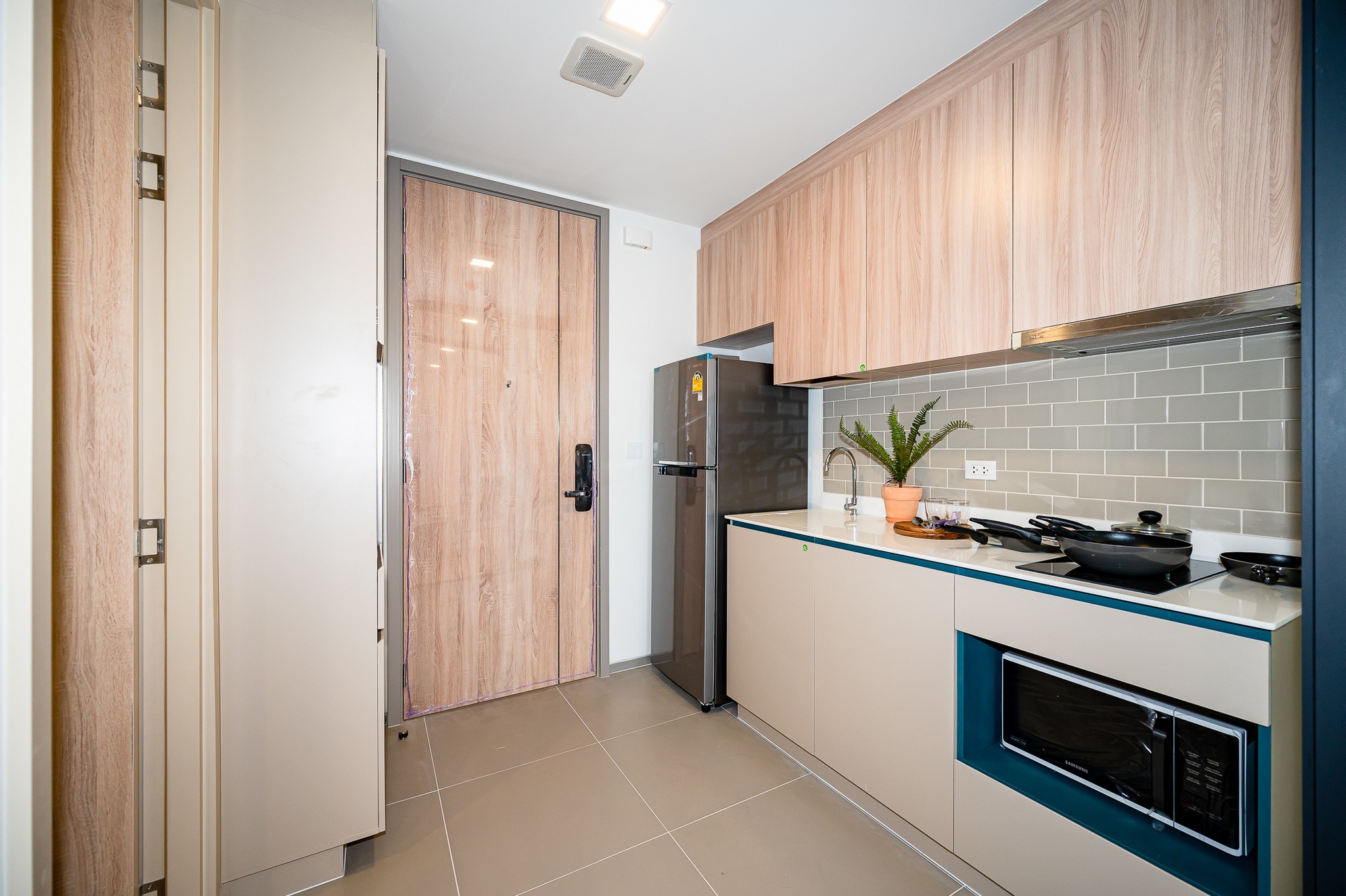 1-Bed Condo near BTS/MRT at XT Phayathai 10