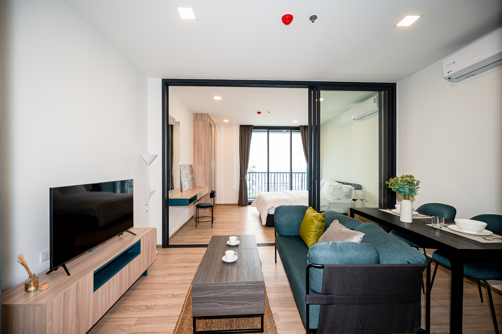 1-Bed Condo near BTS/MRT at XT Phayathai 2
