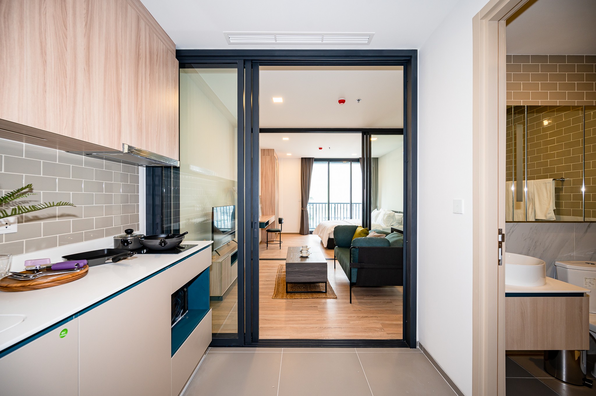 1-Bed Condo near BTS/MRT at XT Phayathai 9