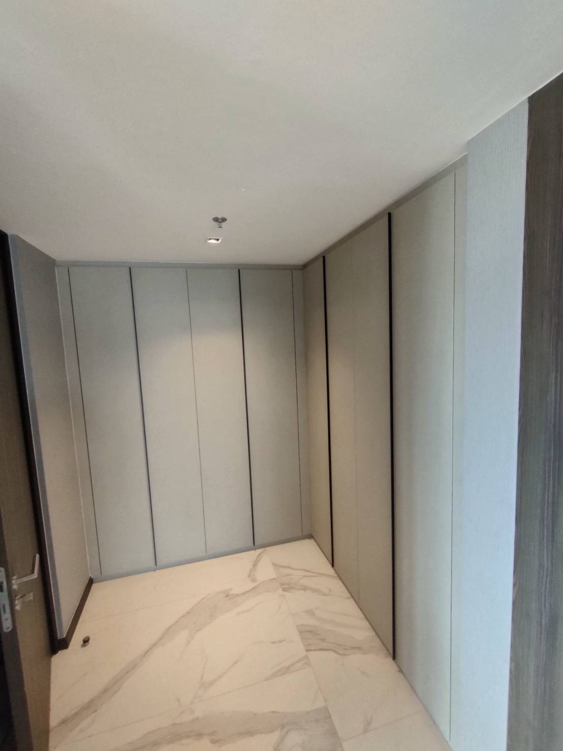 3-Bed Condo near BTS/MRT at Polaris Residence 11
