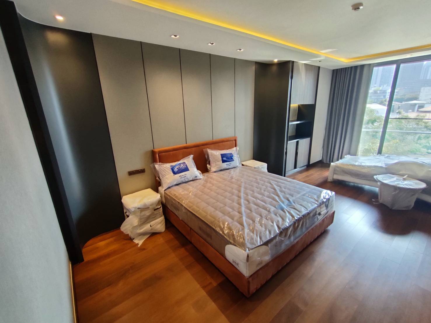 3-Bed Condo near BTS/MRT at Polaris Residence 3